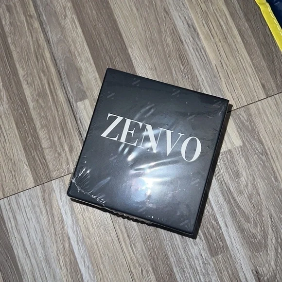Zenvo polar white wireless earbuds
